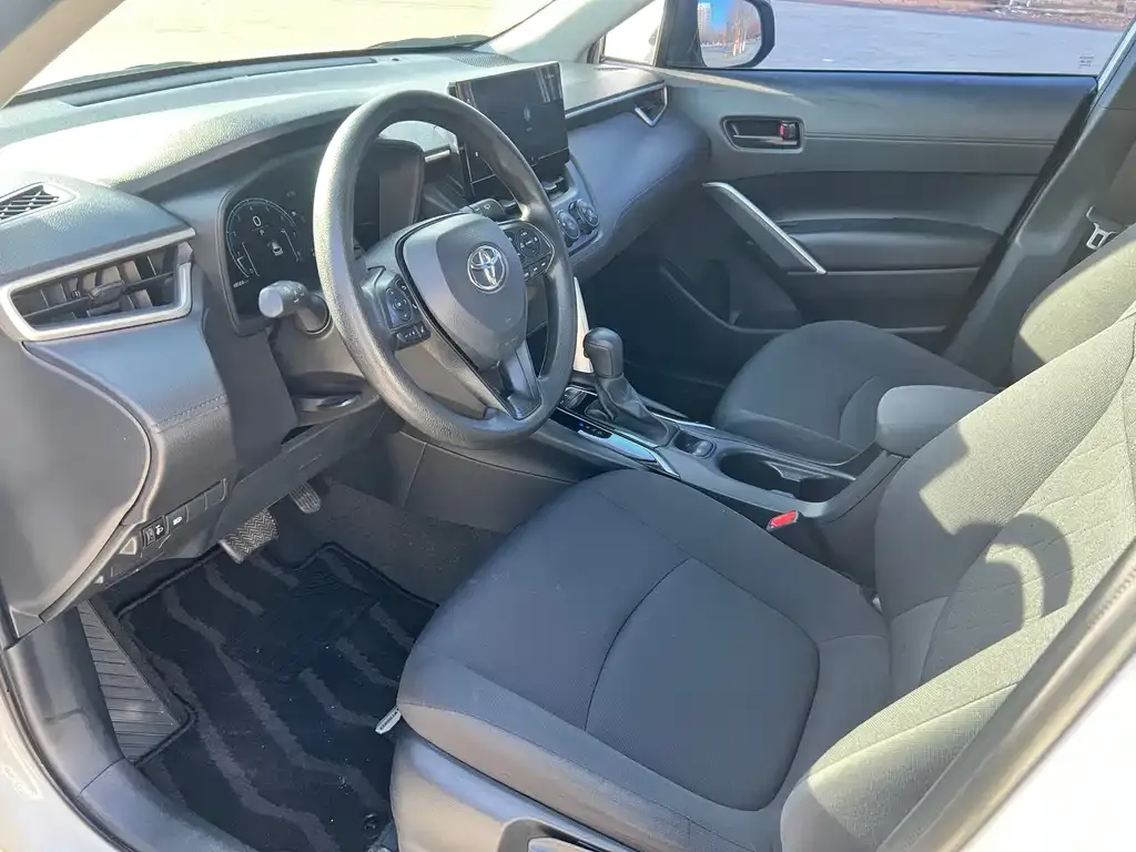 Toyota Corolla Cross — фото 7