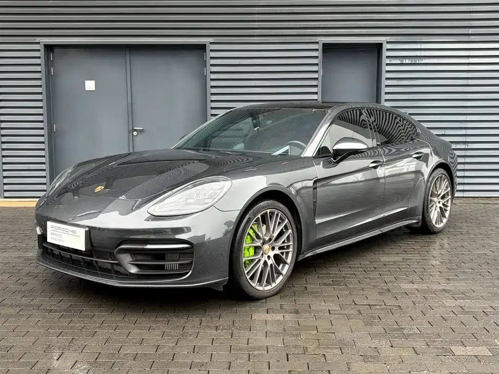 Porsche Panamera — фото 1