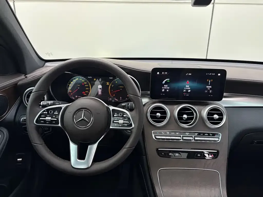 Mercedes-Benz GLC — фото 3