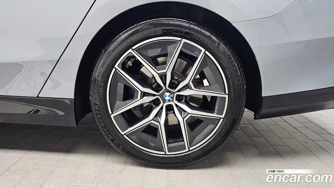 BMW 5-Series 2024 из KR, фото 6