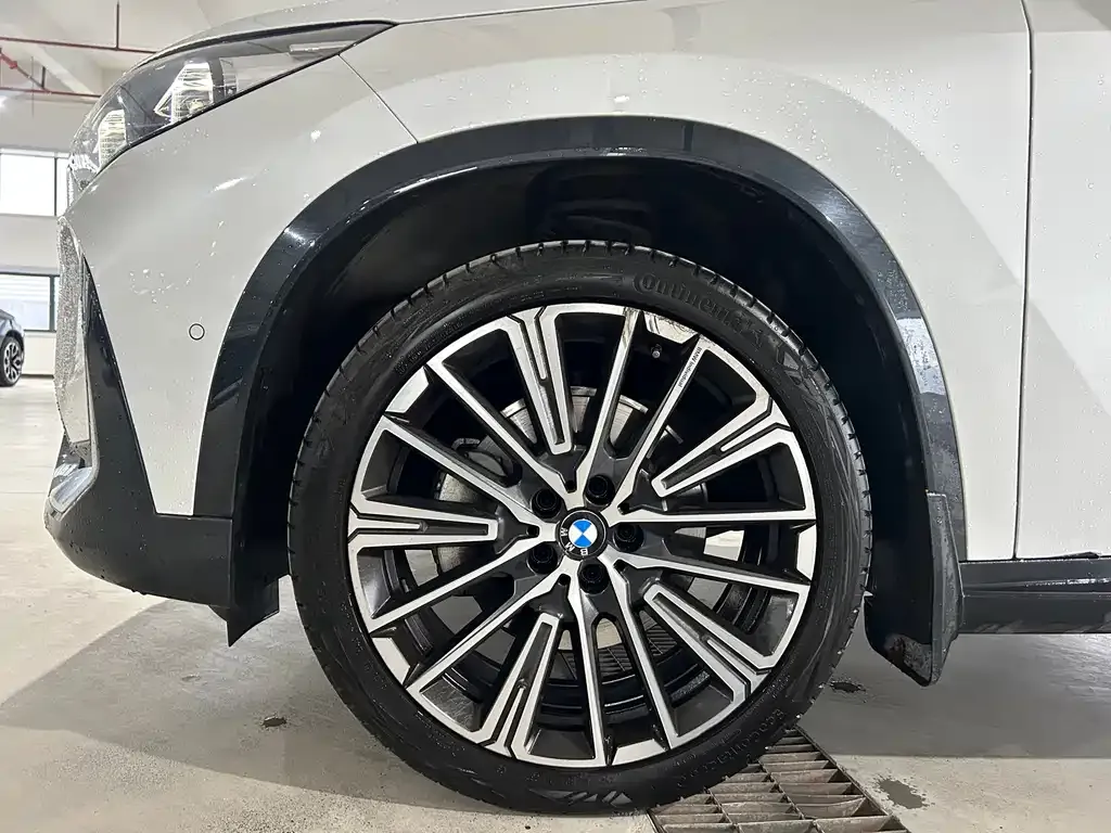 BMW X1 — фото 8