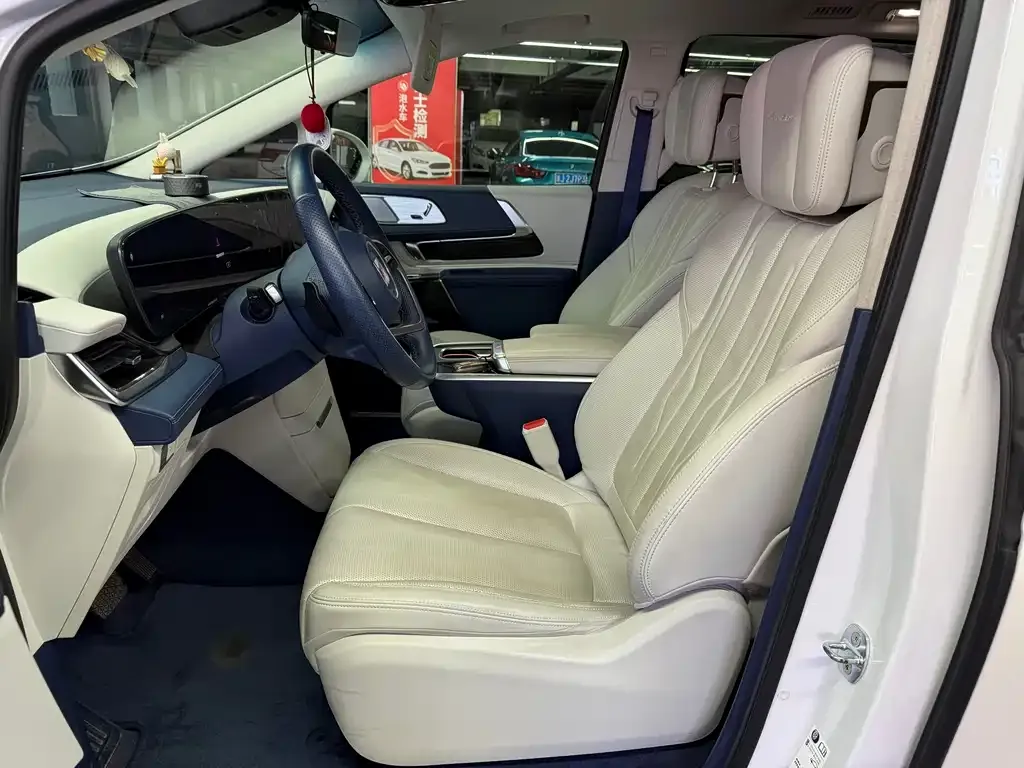 Buick Century 2023 из CN, фото 7