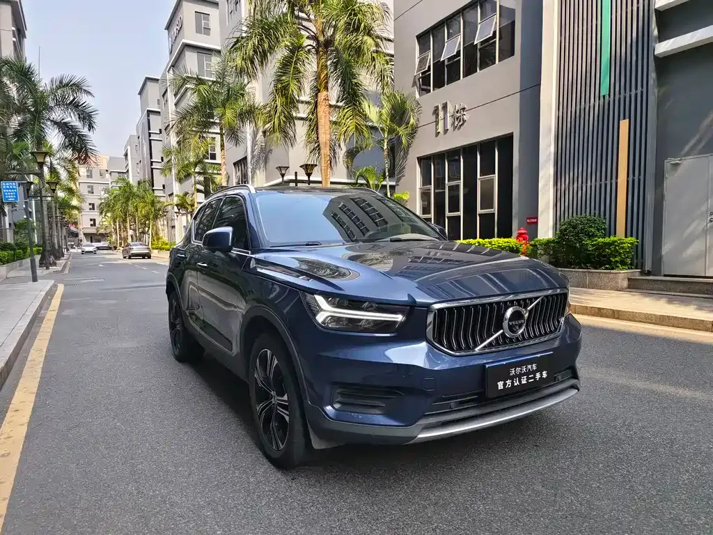 Volvo XC40 — фото 3