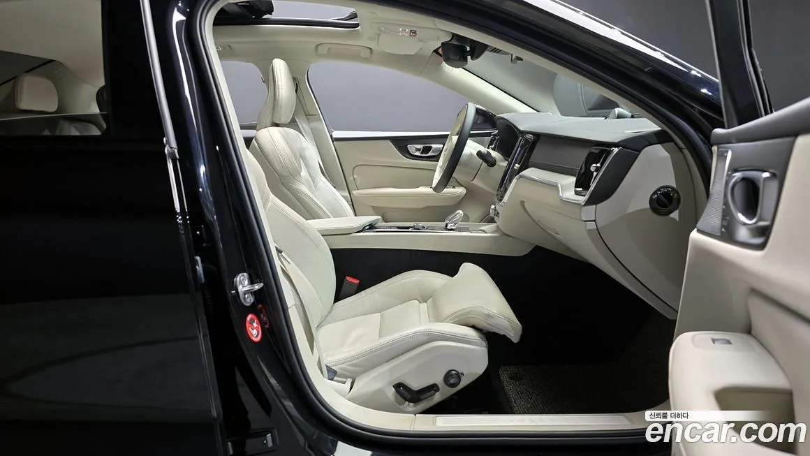 Volvo S60 2024 из KR, фото 8