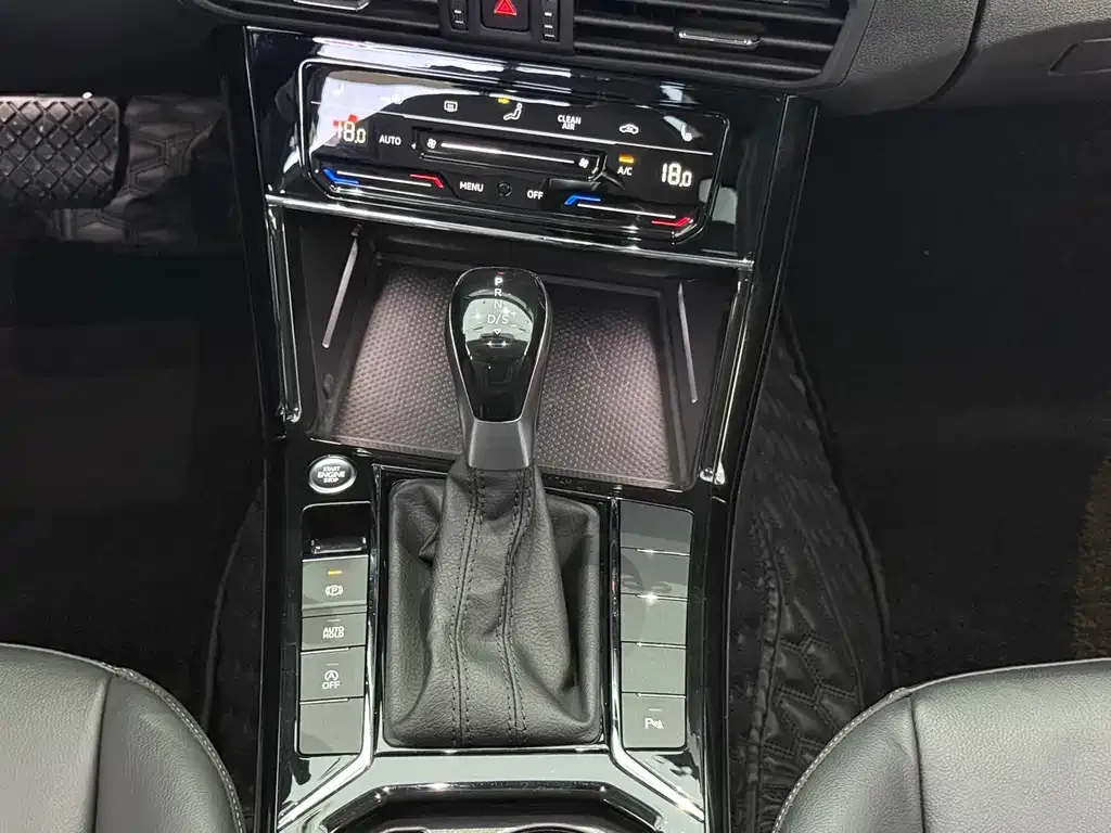 Volkswagen Passat 2022 из CN, фото 7