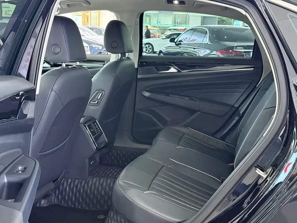 Volkswagen Passat 2022 из CN, фото 5