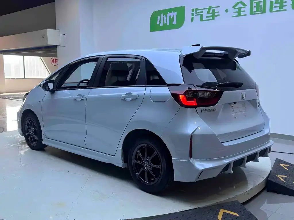 Honda Fit — фото 5