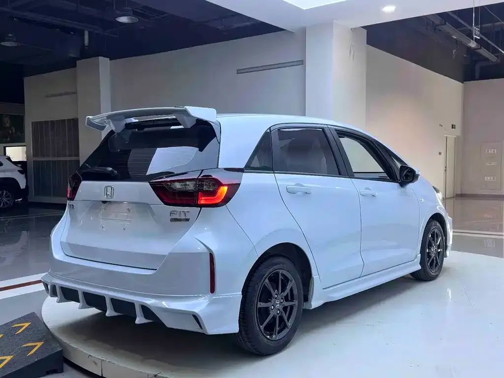 Honda Fit — фото 6