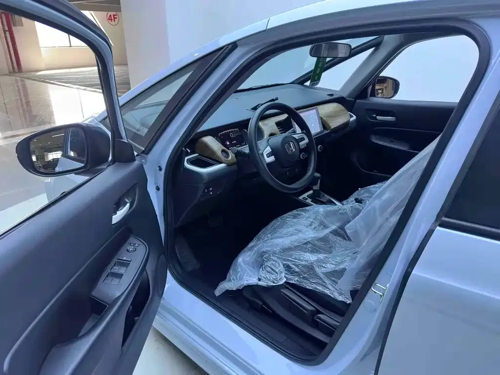 Honda Fit — фото 10