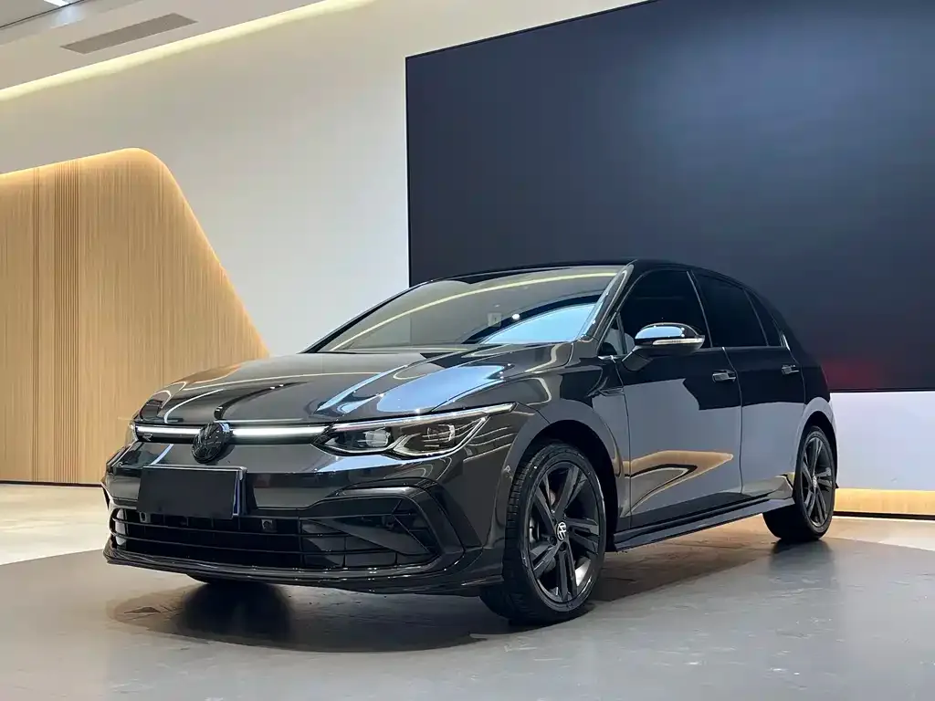 Volkswagen Golf 2024 из CN, фото 1