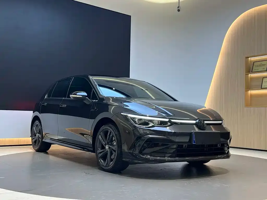 Volkswagen Golf 2024 из CN, фото 3