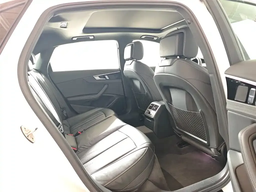 Audi A4L 2024 из CN, фото 7