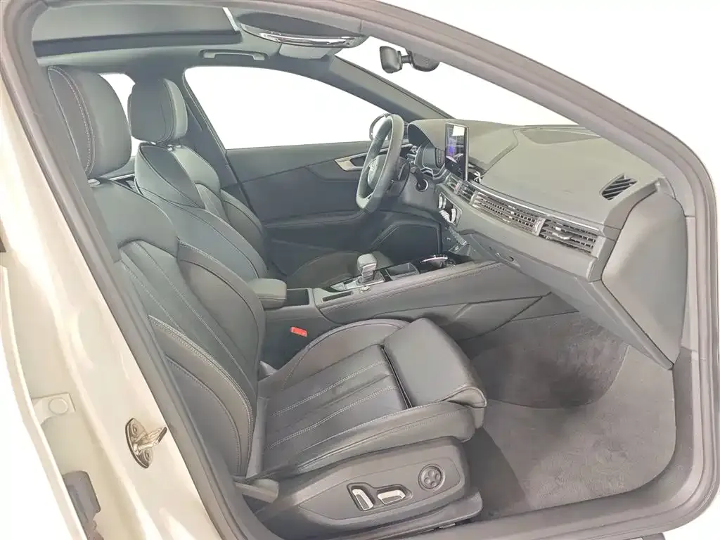 Audi A4L 2024 из CN, фото 10