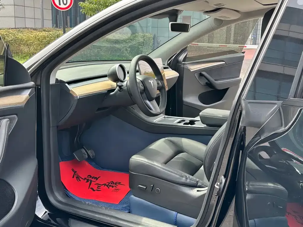 Tesla Model Y — фото 4