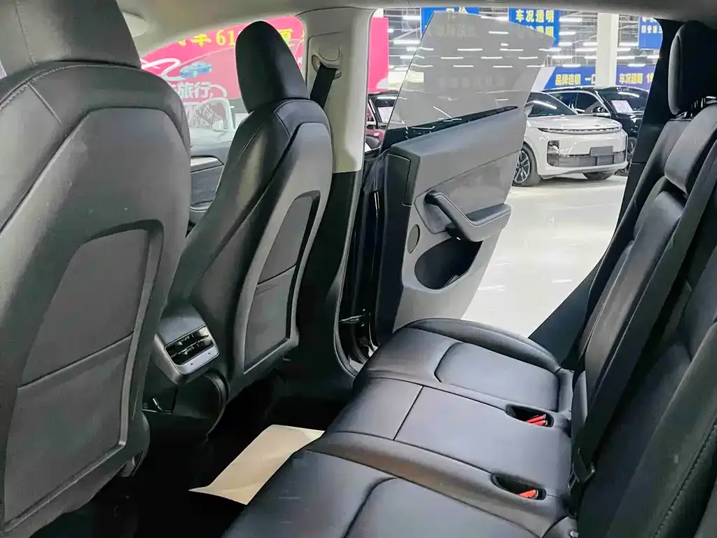 Tesla Model Y 2023 из CN, фото 4