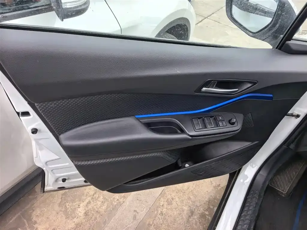 Toyota C-HR 2023 из CN, фото 10