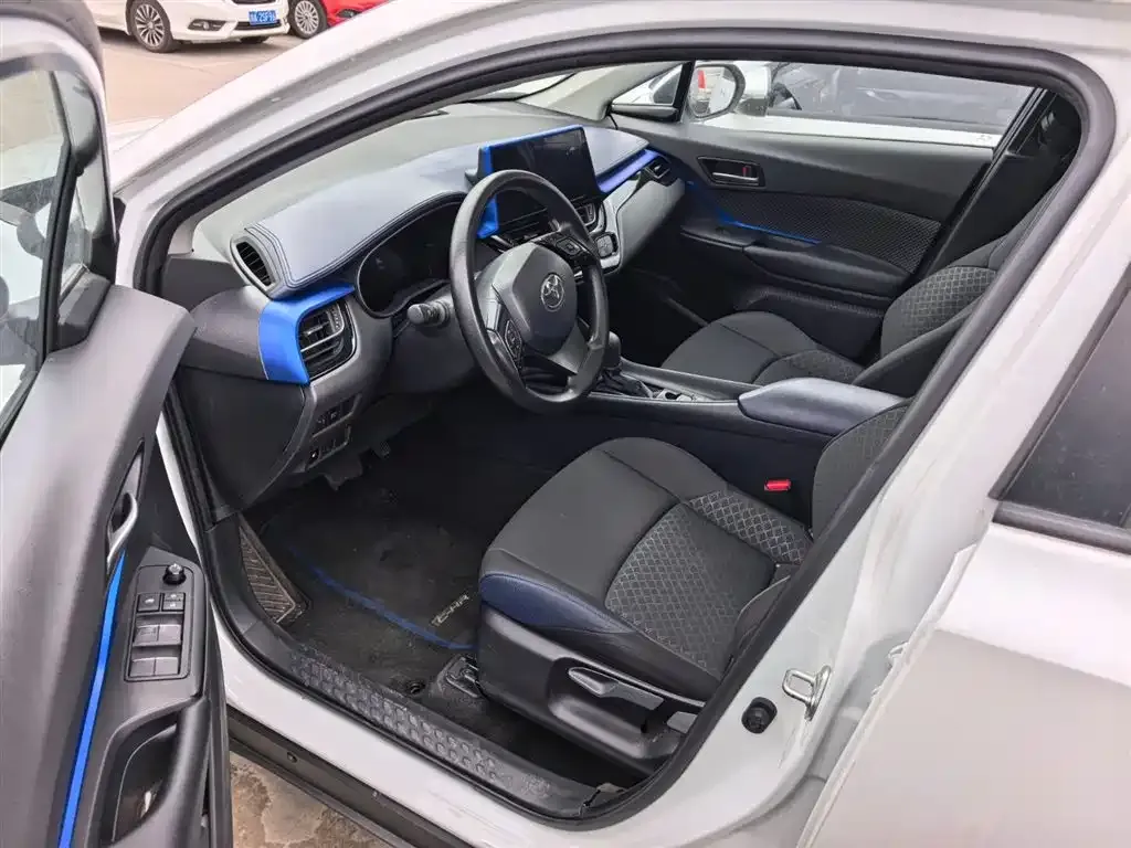 Toyota C-HR 2023 из CN, фото 7