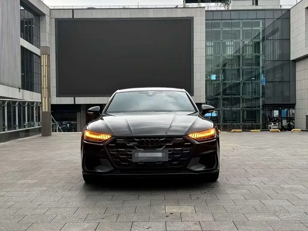 Audi A7L — фото 7