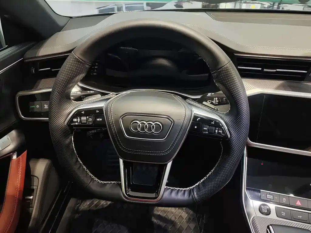 Audi A7L — фото 2