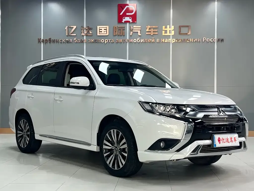 Mitsubishi Outlander — фото 2