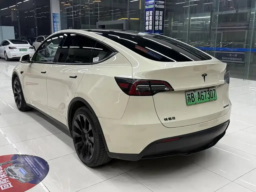 Tesla Model Y — фото 7