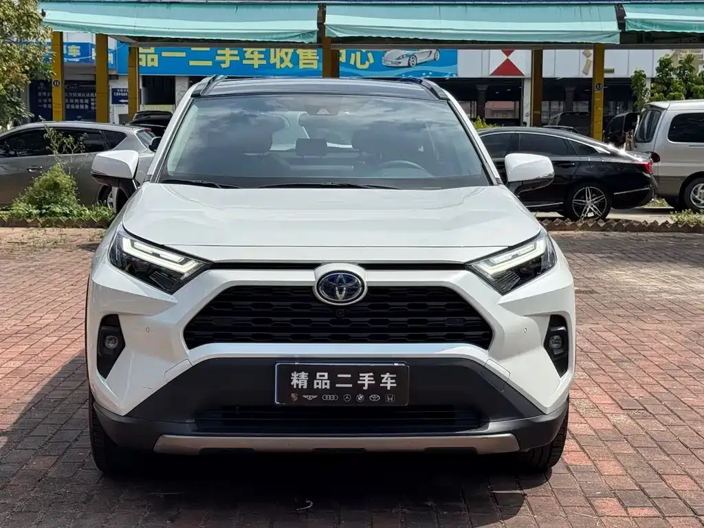 Toyota RAV4 — фото 7