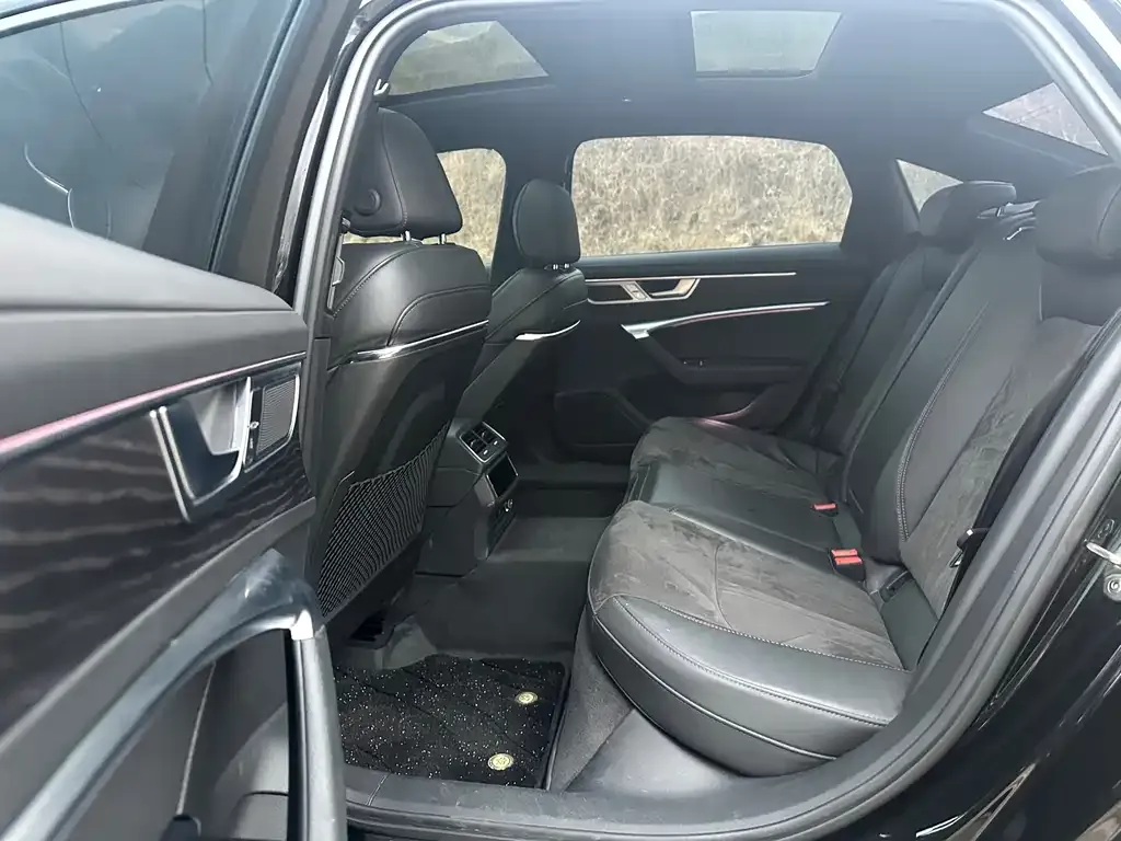 Audi A6L 2023 из CN, фото 2