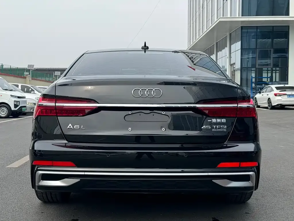Audi A6L — фото 2