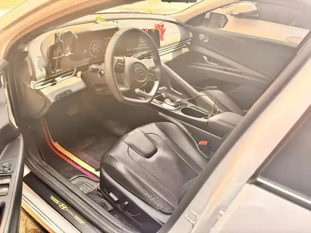 Hyundai Elantra — фото 4