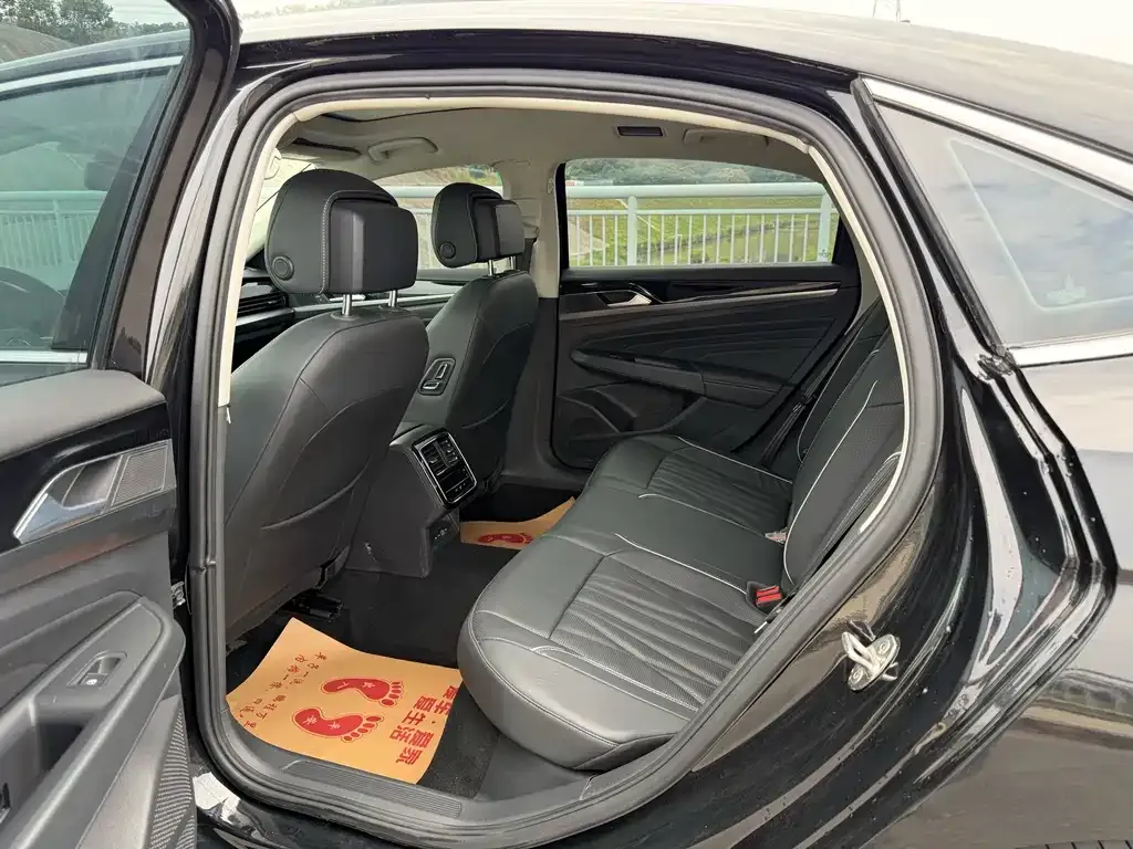 Volkswagen Passat — фото 3
