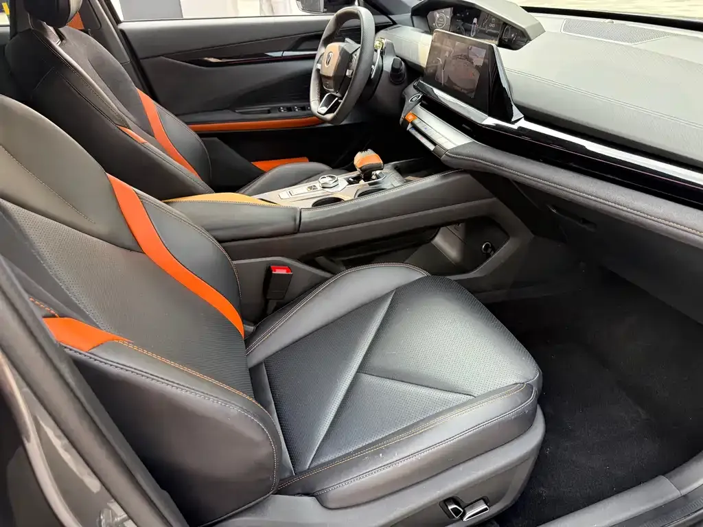 Changan UNI-V 2023 из CN, фото 4