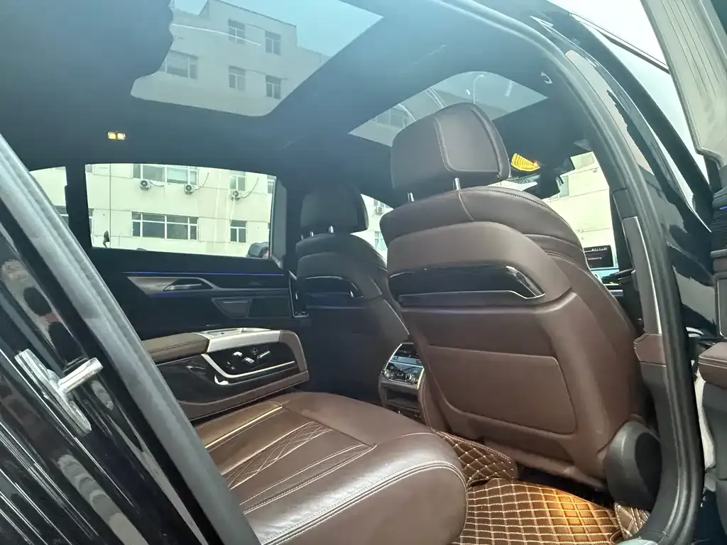 BMW 7 Series 2022 из CN, фото 3