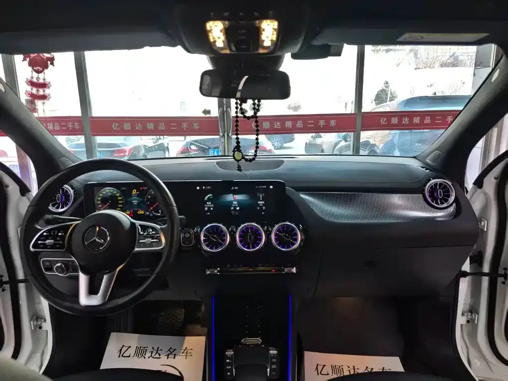 Mercedes-Benz GLA — фото 8