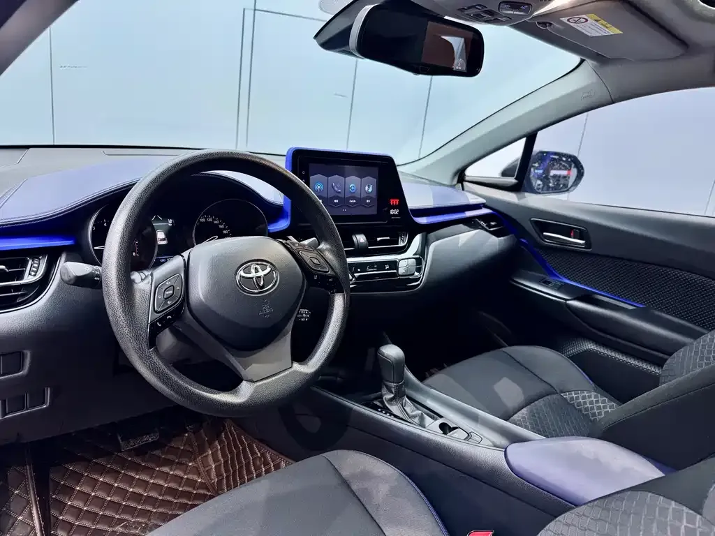 Toyota C-HR — фото 7