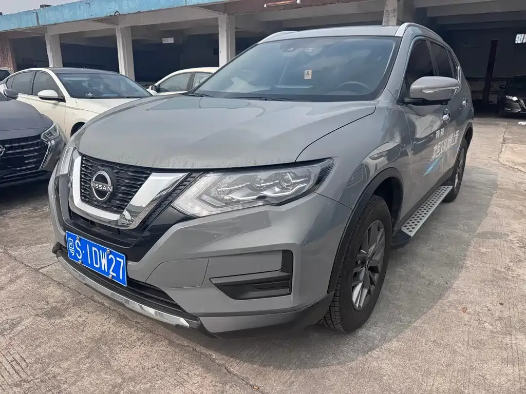 Nissan X-Trail — фото 1