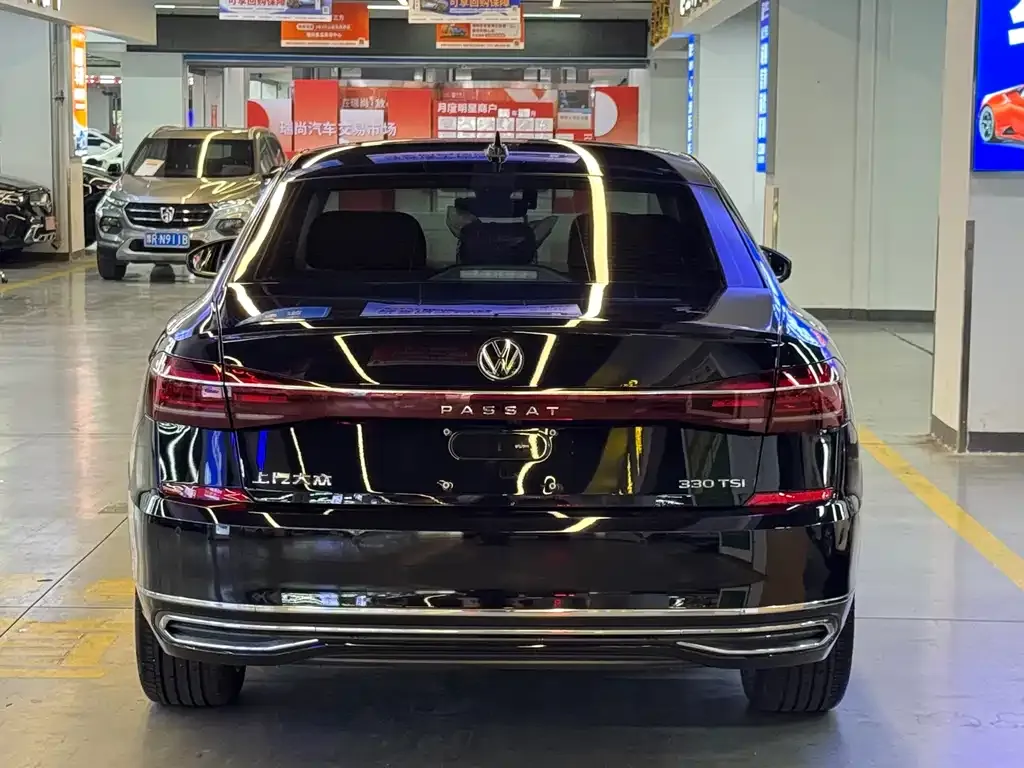 Volkswagen Passat — фото 7