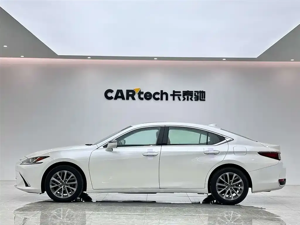 Lexus ES — фото 6