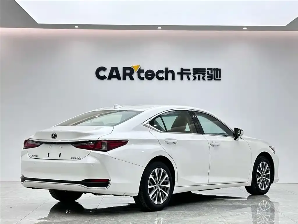 Lexus ES — фото 10