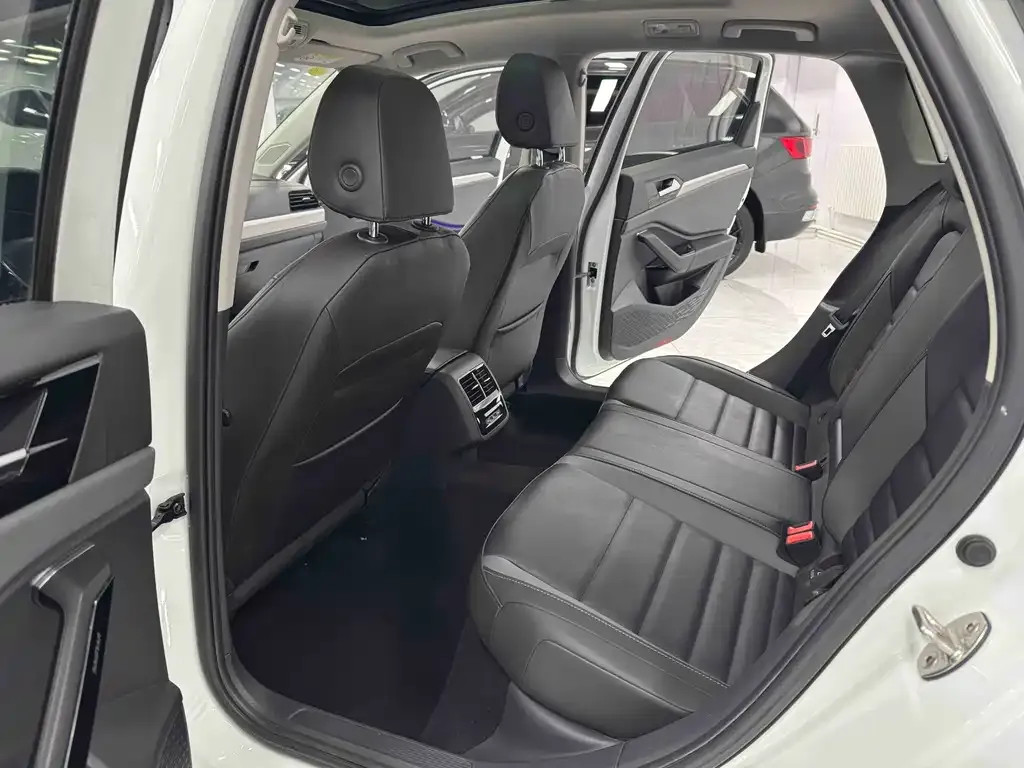 Volkswagen Sagitar 2021 из CN, фото 3