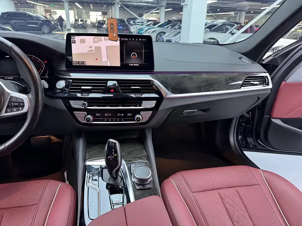 BMW 5 Series 2021 из CN, фото 7