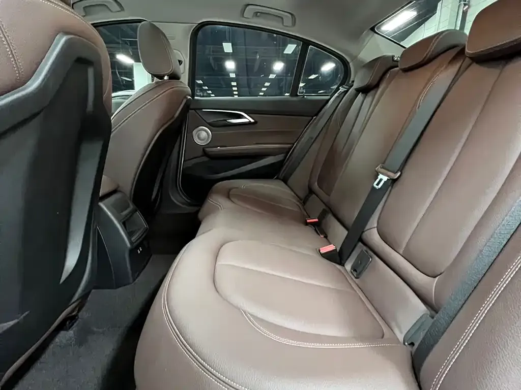 BMW 1 Series 2022 из CN, фото 10