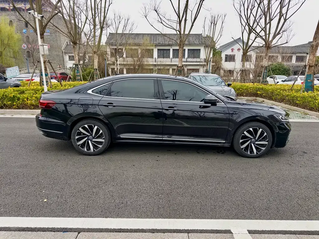 Volkswagen Passat — фото 9