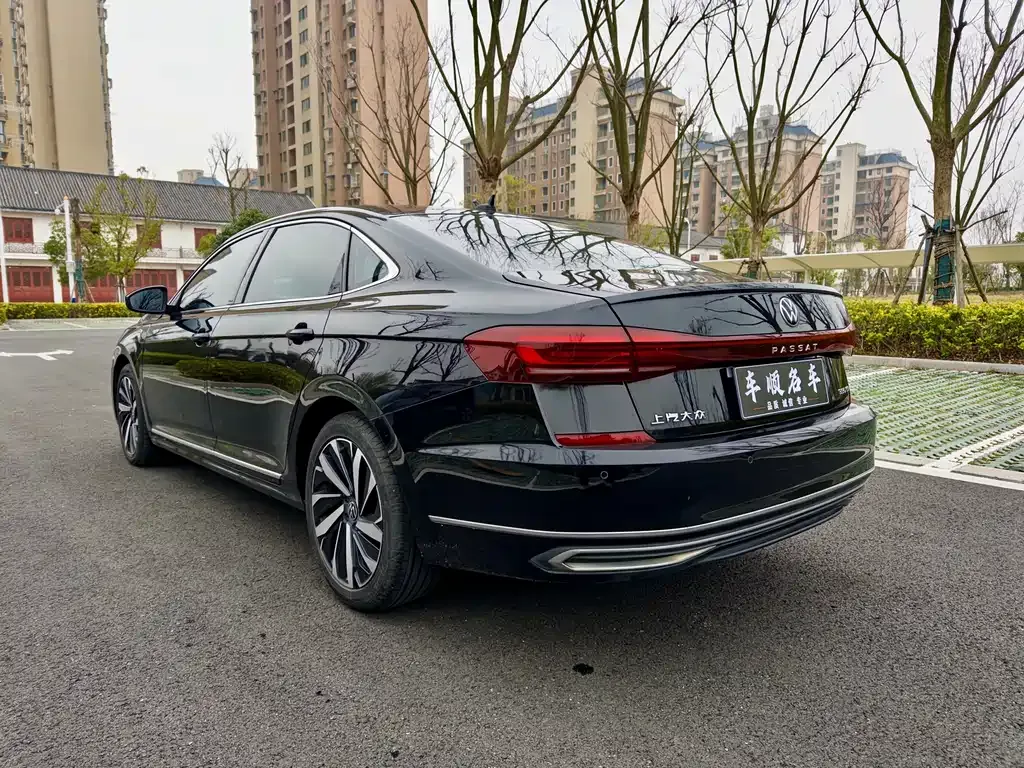 Volkswagen Passat — фото 6