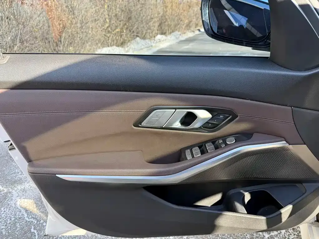 BMW 3 Series 2021 из CN, фото 3