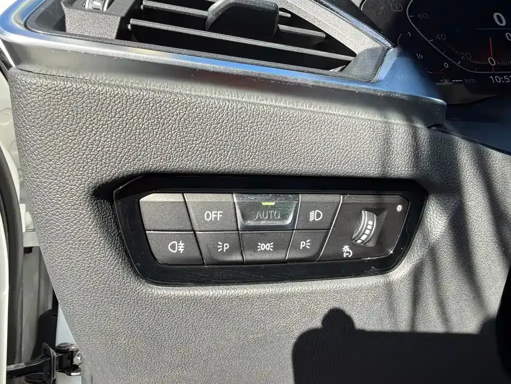 BMW 3 Series 2021 из CN, фото 10