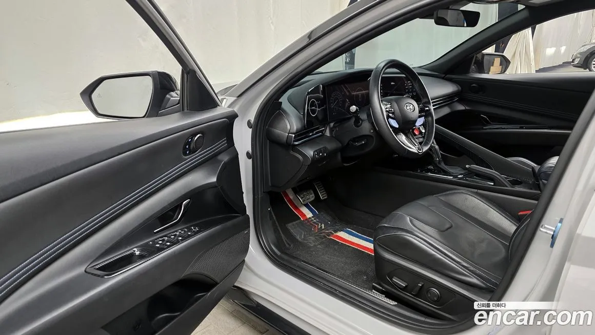 Hyundai AVANTE 2023 из KR, фото 2