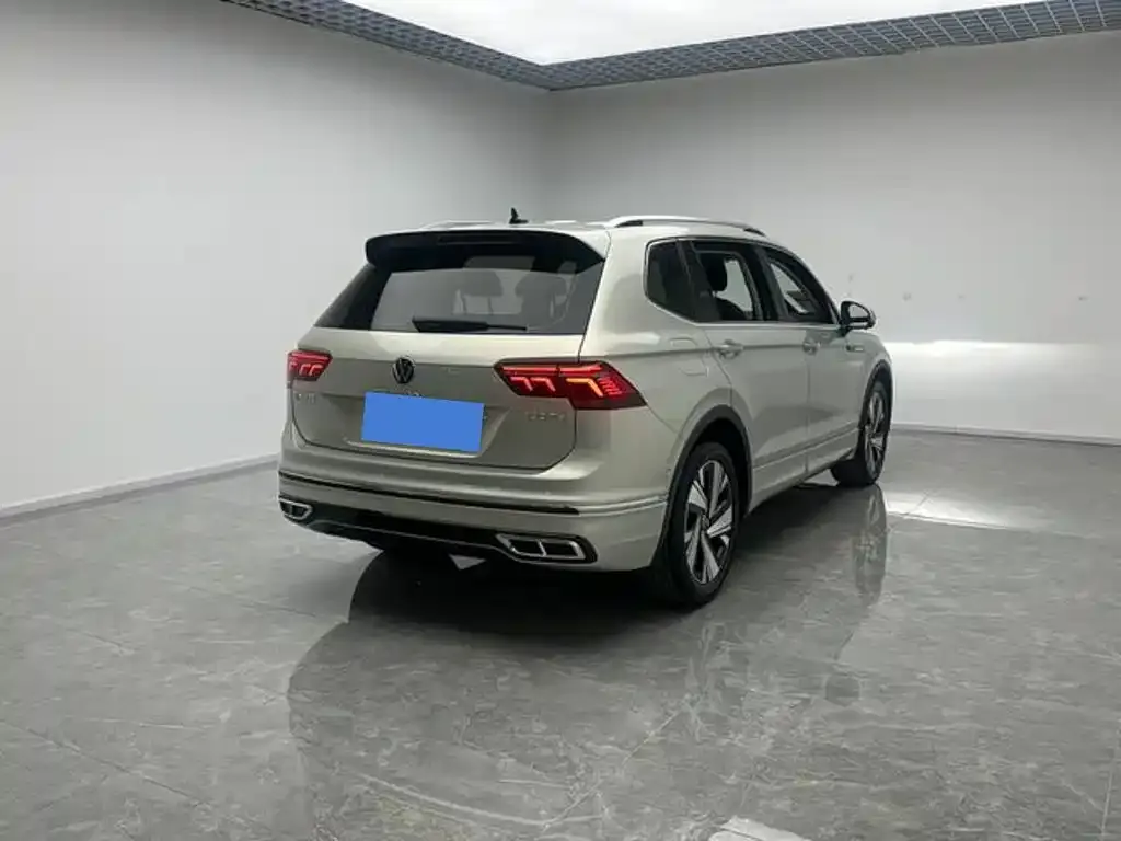 Volkswagen Tiguan L 2023 из CN, фото 6