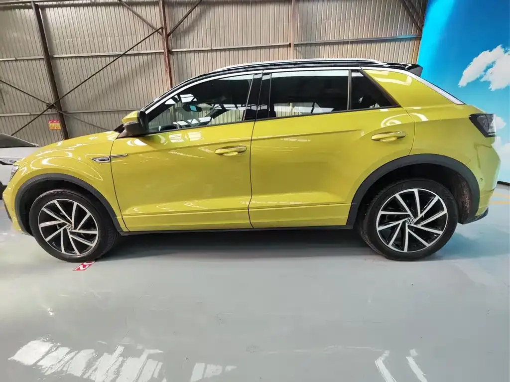 Volkswagen T-Roc — фото 10