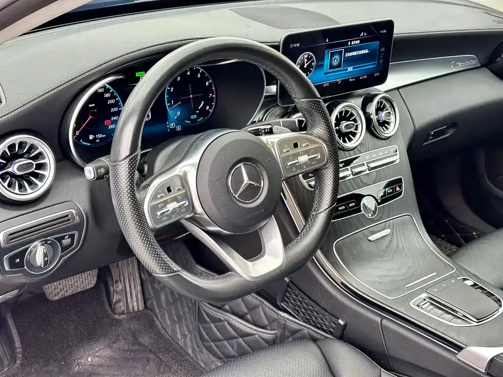 Mercedes-Benz C-Class — фото 8