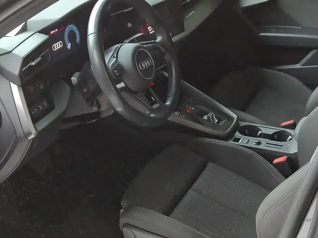 Audi A3 2023 из CN, фото 3